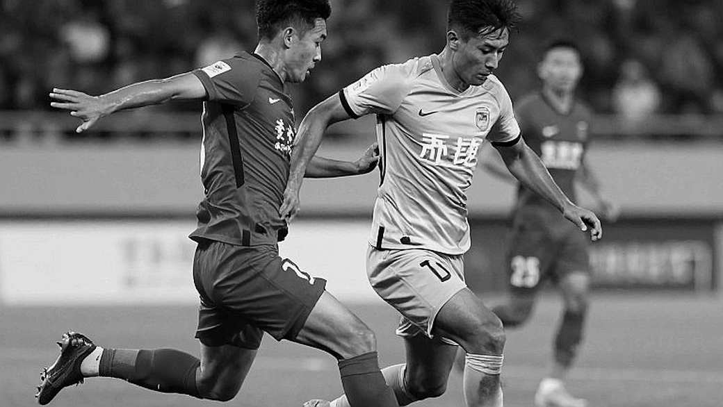 Mateo Chávez vào danh sách dự Europa League cùng AZ Alkmaar: tín hiệu thật nằm ở suất đá chính, không nằm ở tên giải đấu