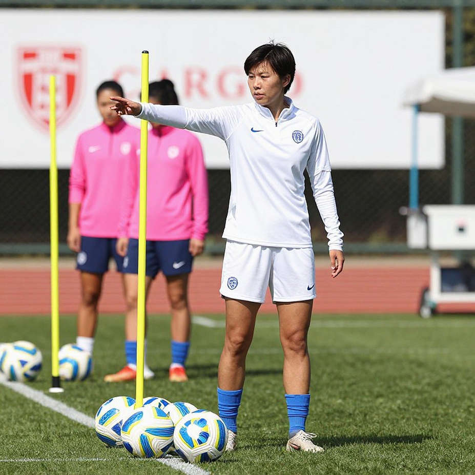 Chivas' 8 Away Wins in 13: A Genuinely Impressive 61.5%, and a Comparison Table That Lists a Women's Team