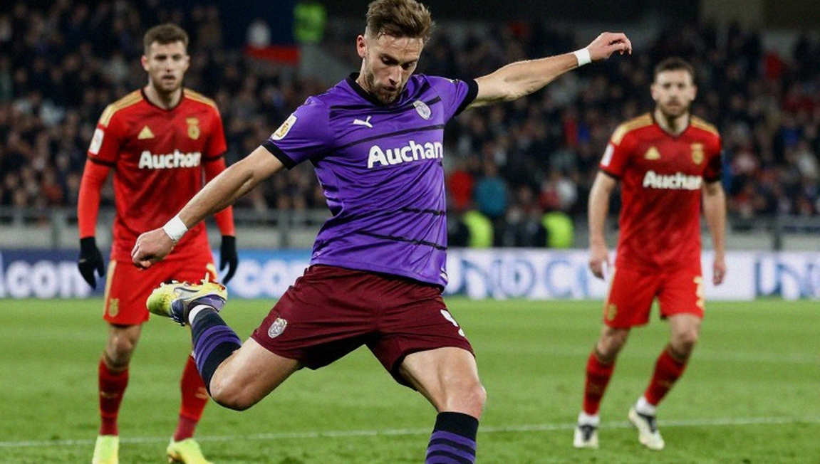 Cong An Ha Noi vs Gamba Osaka: Doan Van Hau's Red Card and the Rhythm Interrupted at the AFC Champions League Elite Cong An Ha Noi vs Gamba Osaka: Doan Van Hau's Red Card and the Rhythm Interrupted at the AFC Champions League Elite