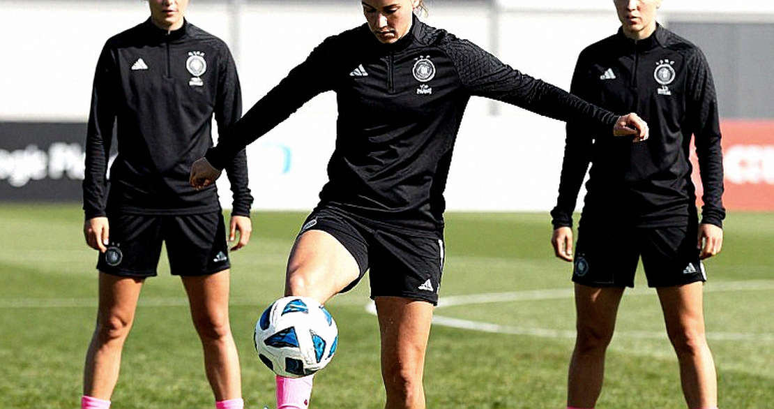 Fenerbahçe hưởng phạt đền sau khi VAR lật cờ việt vị: chuỗi quyết định phút 16 và những gì bản tin bỏ trống
