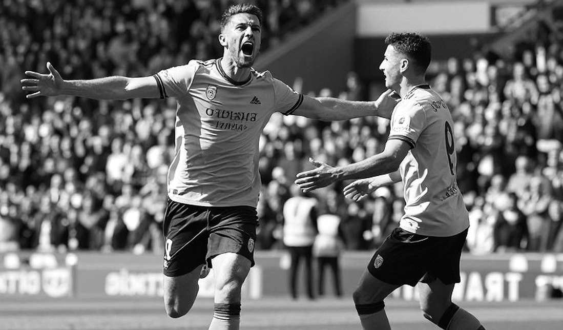 Bàn tay của Martínez: 48 giờ Man United chọn cách khép lại