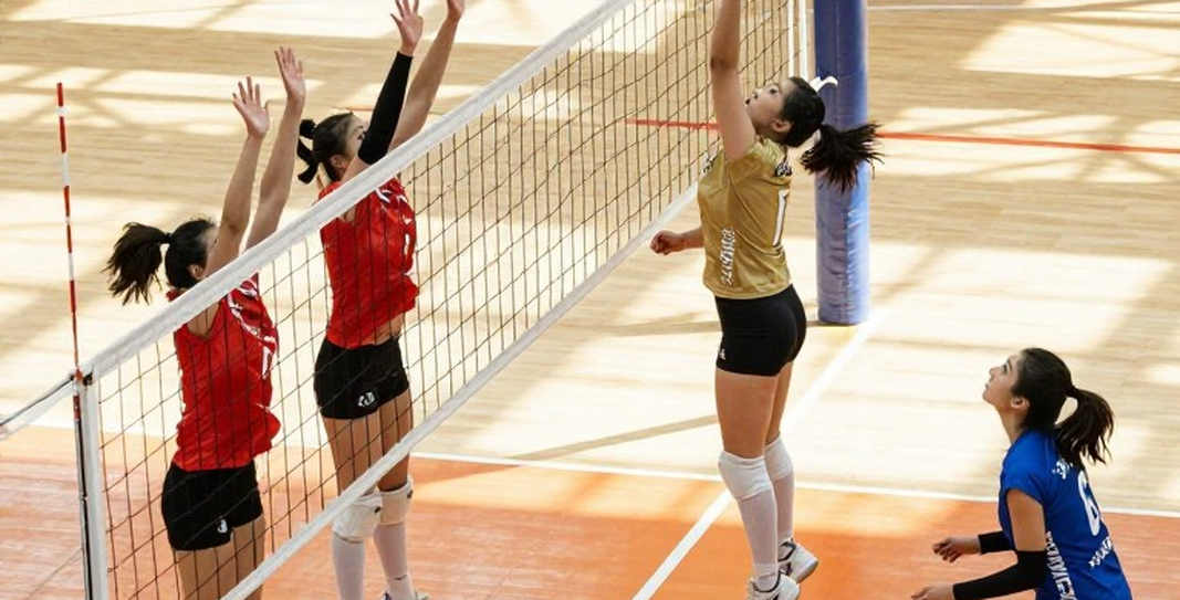 Romania 3-1 Thổ Nhĩ Kỳ ở EuroVolley 2026: Khối chắn Cluj và cái bẫy set tư Romania 3-1 Thổ Nhĩ Kỳ ở EuroVolley 2026: Khối chắn Cluj và cái bẫy set tư