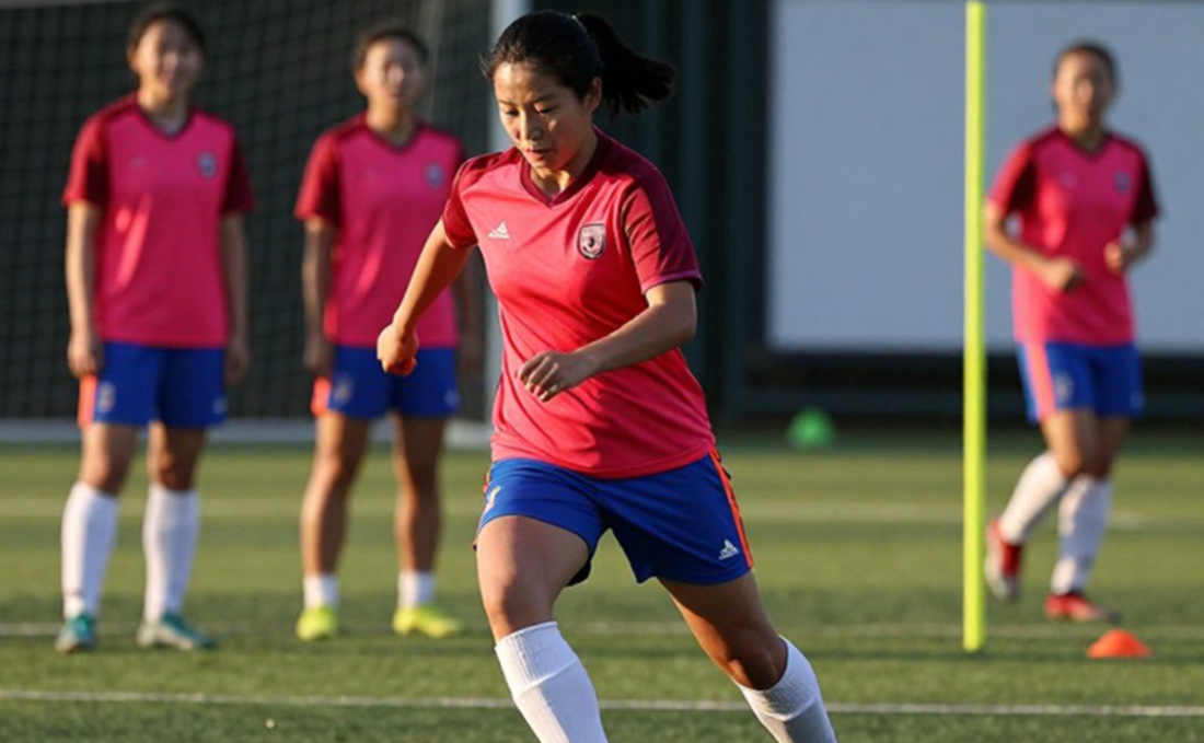 Nhịp thở của V.League: Khoảng lặng trước khi bóng lăn Nhịp thở của V.League: Khoảng lặng trước khi bóng lăn