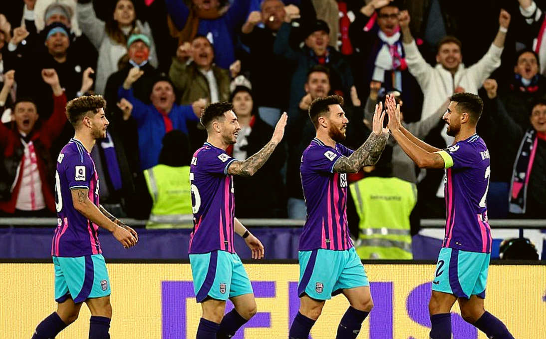 Piqué – Shakira: Phiên tòa ở Barcelona và lằn ranh giữa tin bóng đá với tin giải trí