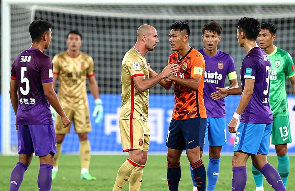Bảy giờ ở London, hai tuần ở Tây Ban Nha: bài kiểm tra đầu tiên của Marink Reedijk ở Tannadice Bảy giờ ở London, hai tuần ở Tây Ban Nha: bài kiểm tra đầu tiên của Marink Reedijk ở Tannadice