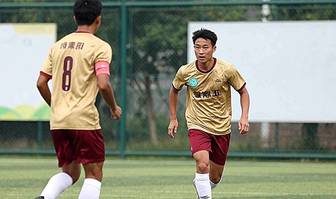 Bản đồ Oberliga và một lớp bụi không đáng đào: khi thị trường chứng khoán đội lốt bóng đá