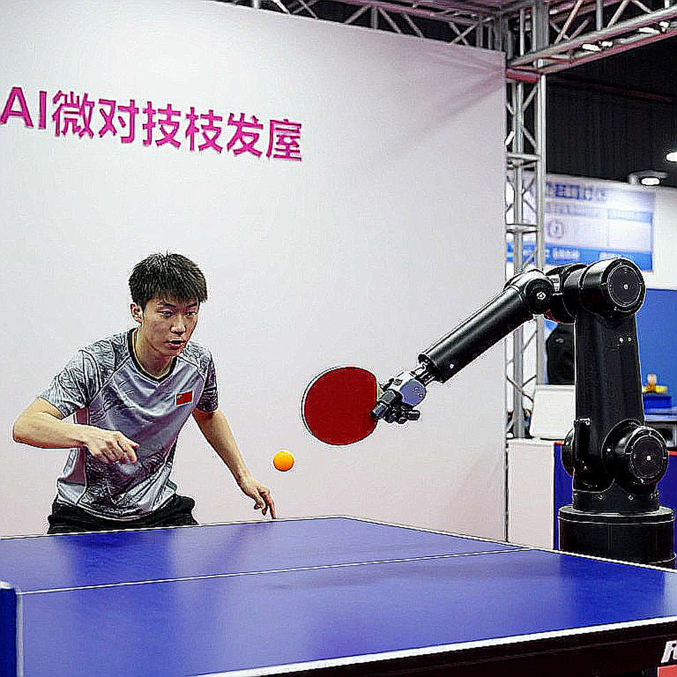 Mười chín phút ở Bắc Kinh: Khoảng trống sau lưng Liang Jingkun và cú giao bóng không ai nhìn thấy