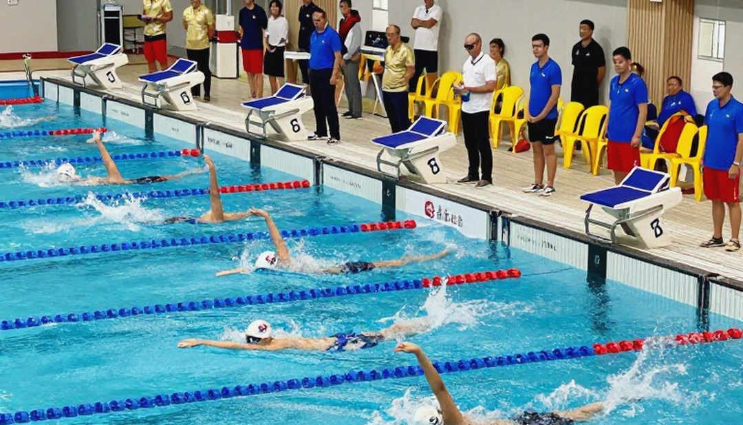 Từ Gia Dư phá kỷ lục thế giới 50m ngửa bể ngắn: 22,03 giây và đường biên mờ của tuổi 31