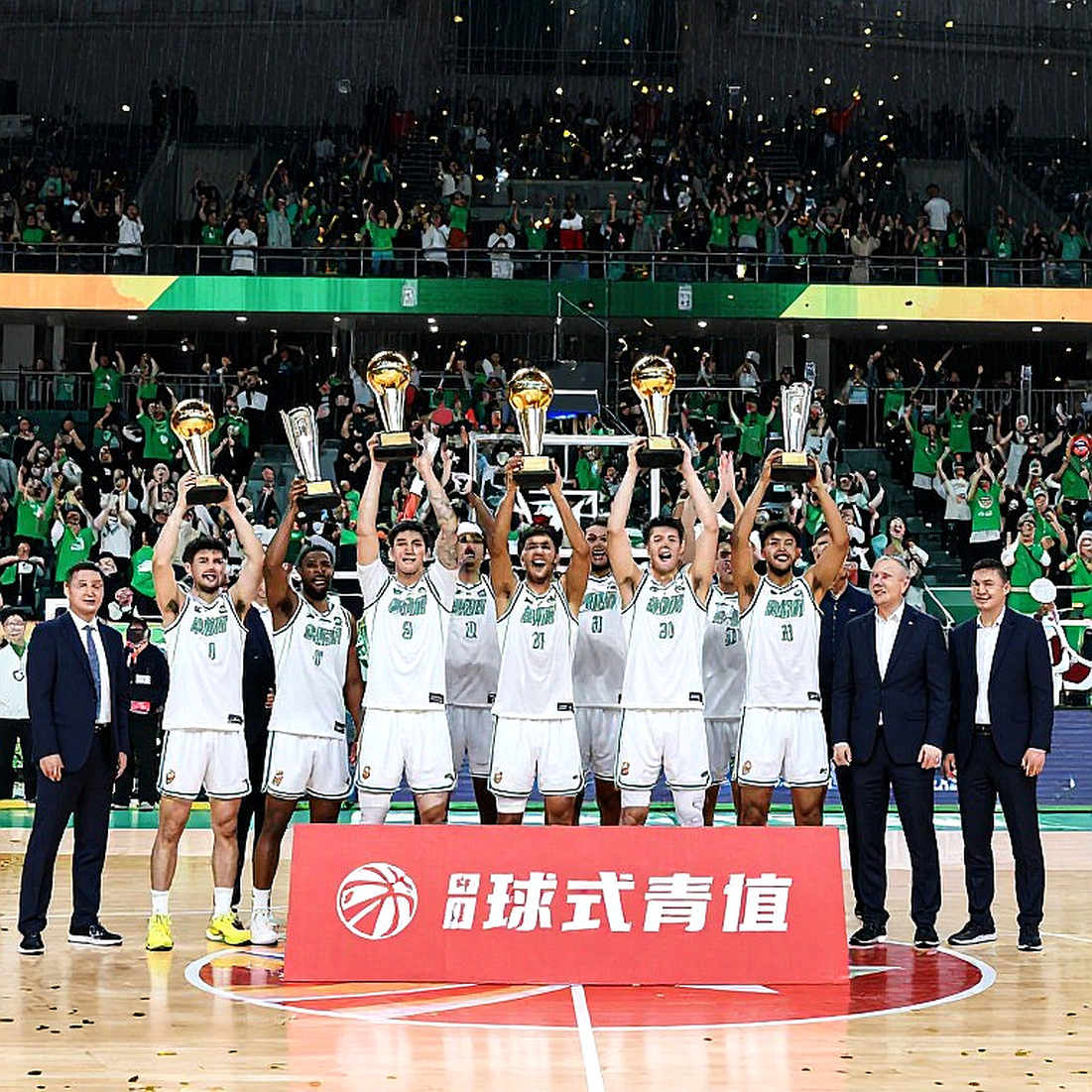 Jaylen Brown và Jayson Tatum: hai hợp đồng max, hai con đường